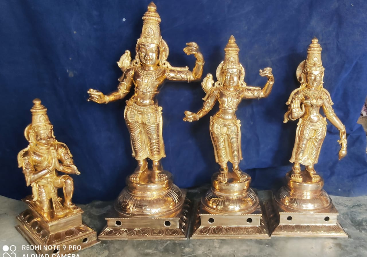 Srinivasar with Thayars