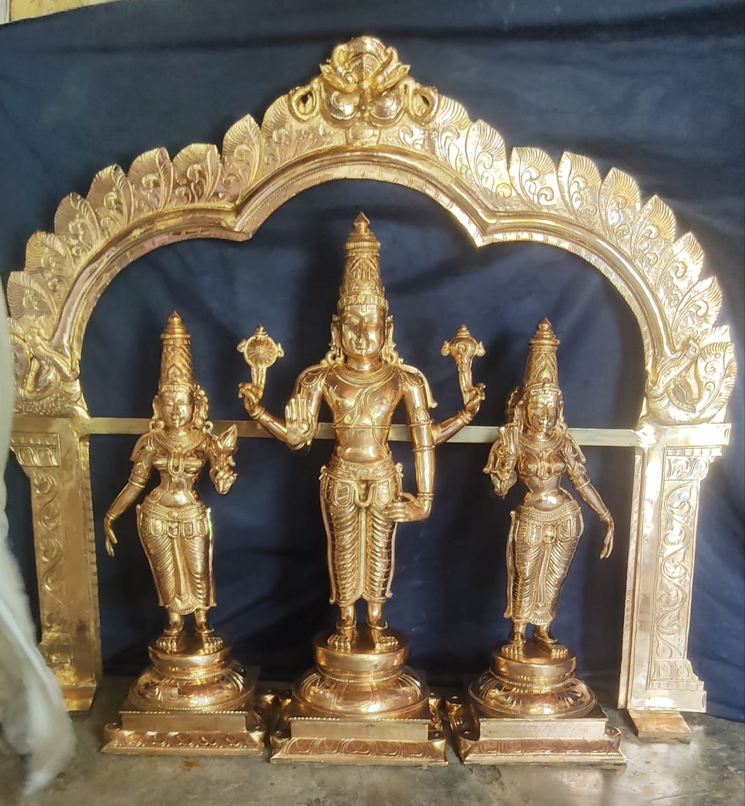 Srinivasar with Thayars